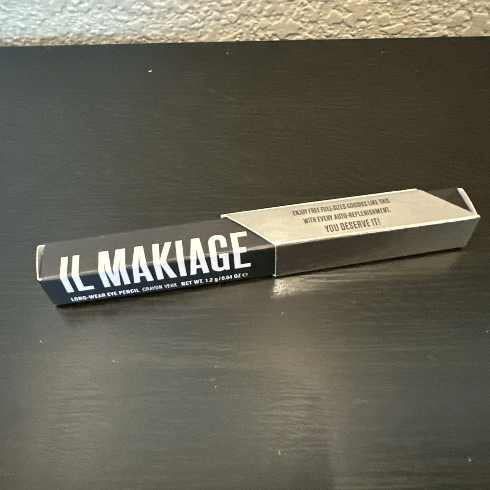 IL Makiage Long-Wear Eye Pencil | Batman | Crayon New In Box Black‎